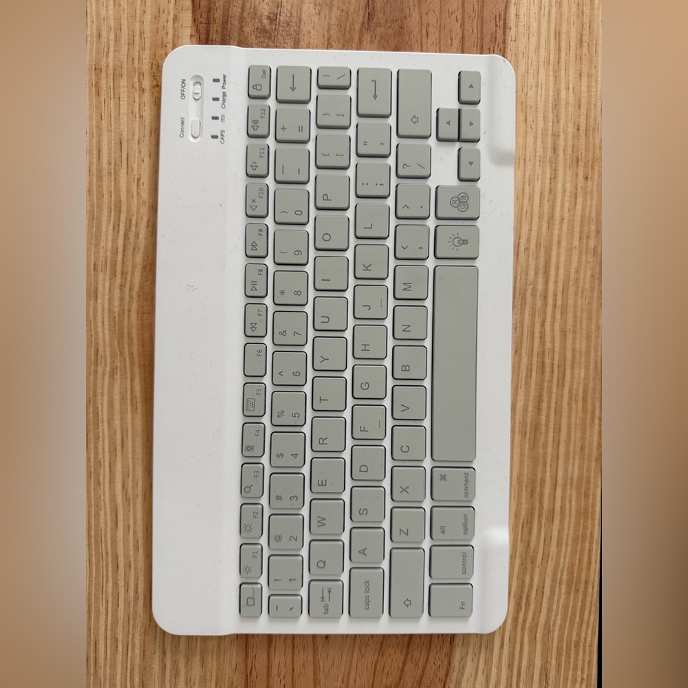 Wireless Bluetooth Charging White Keyboard